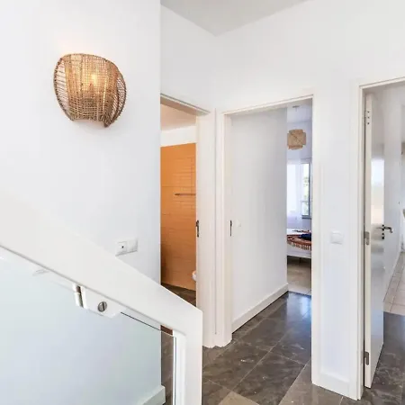 Maria, 3bd & Pool & Garden & Bbq *