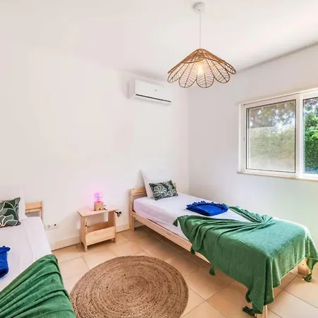 Villa Maria, 3bd&pool&garden&bbq *