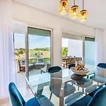 Maria, 3bd & Pool & Garden & Bbq אלבופיירה